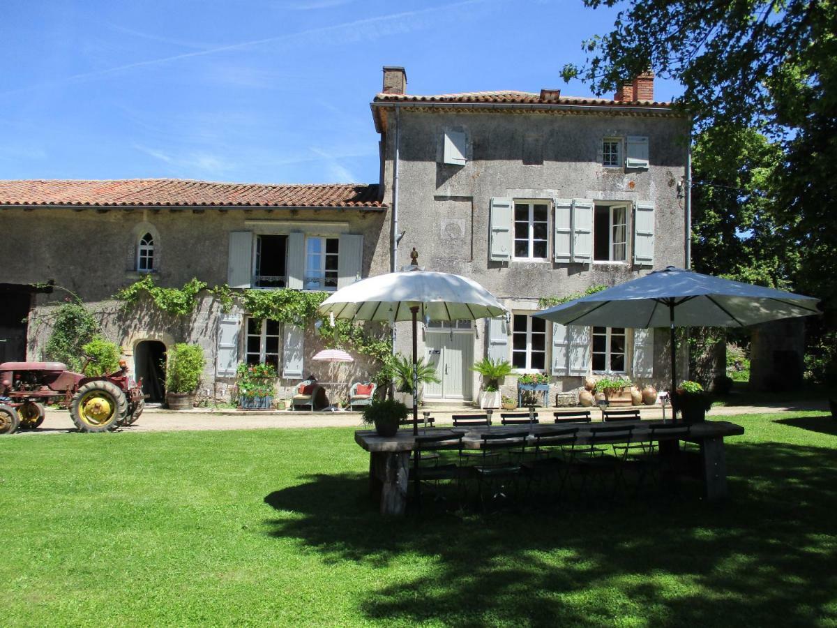 Domaine De Lalat - B&B With En-Suite Bathrooms All Rooms With Garden Views Montembœuf Exteriér fotografie
